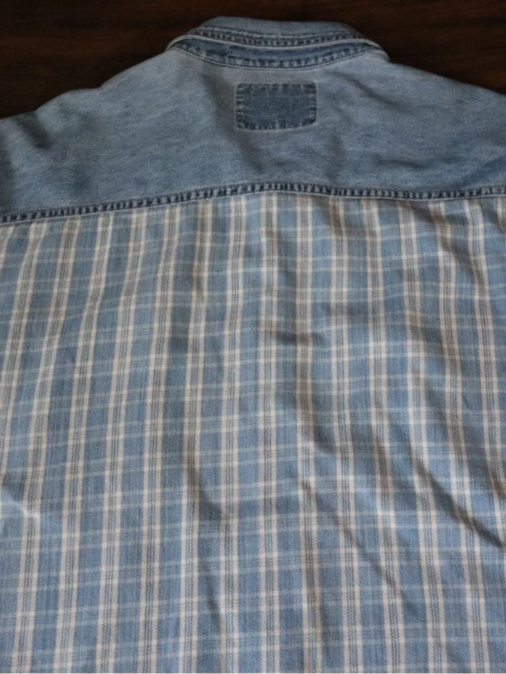 90s Levi's Light Blue Plaid Button-Up Shirt